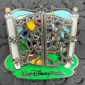 Disney parks WDW castle gates Mickey Mouse & Cinderella’s castle 3D opening pin